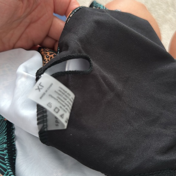 Gorgeous Cheetah print safari style fill Covrage v wire one piece swim suit - Picture 16 of 16